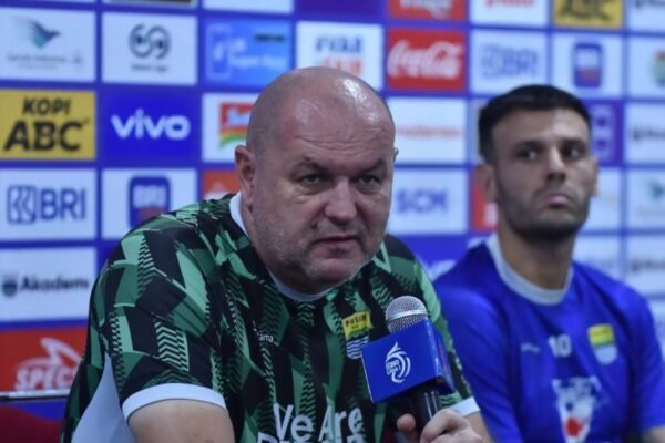 Latihan Individu untuk Pemain Persib Bandung Selama Masa Liburan Latihan Individu untuk Pemain Persib Bandung Selama Masa Liburan