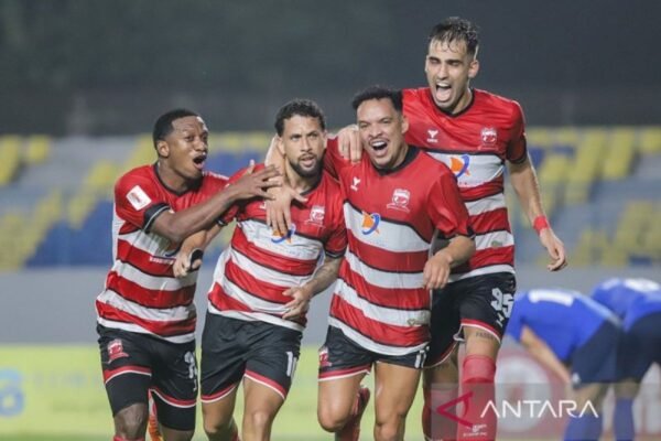 Semangat Tinggi Madura United Menjelang Pertandingan Melawan PSIS Semarang Semangat Tinggi Madura United Menjelang Pertandingan Melawan PSIS Semarang