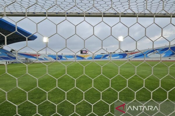 Arema FC Menerima Sanksi Akibat Insiden Pelemparan Bus Persik