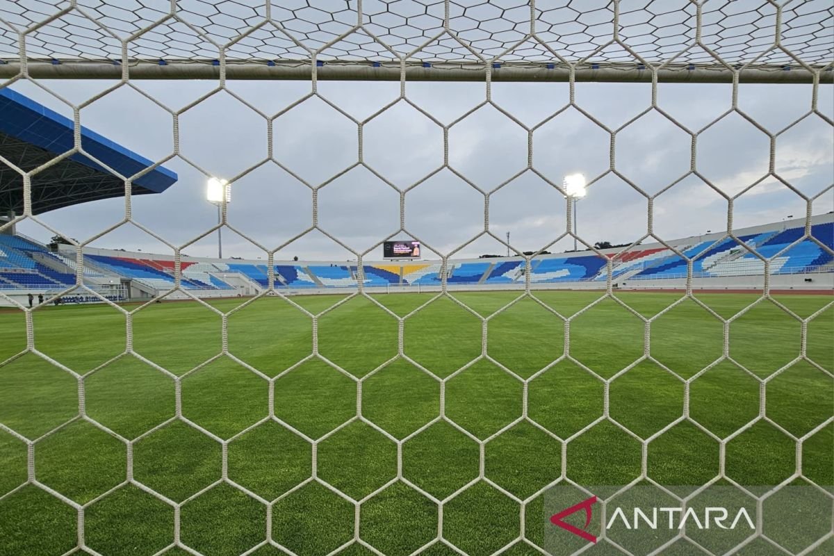 Arema FC Menerima Sanksi Akibat Insiden Pelemparan Bus Persik