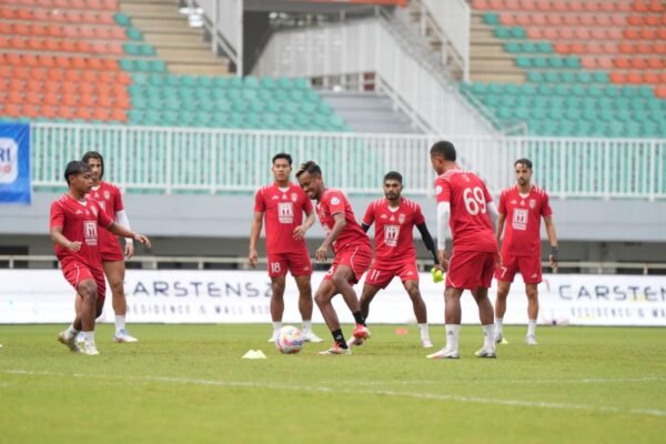 Here are some alternative title suggestions for “Tahar: Pertahanan Malut United siap adang Dewa United”:
1. “Tahar: Malut United’s Defense Poised to Challenge Dewa United”
2. “Tahar: Malut United’s Backline Ready to Face Off Against Dewa United”
3. “Tahar: Malut United’s Defense Set to Confront Dewa United”
4. “Tahar: Malut United’s Prepared Defense to Tackle Dewa United”
5. “Tahar: Malut United’s Defense Gears Up to Take on Dewa United”
6. “Tahar: Malut United’s Strong Defense Awaits Dewa United Showdown”
Feel free to let me know if you’d like more suggestions or variations! Here are some alternative title suggestions for "Tahar: Pertahanan Malut United siap adang Dewa United":
1. "Tahar: Malut United's Defense Poised to Challenge Dewa United"
2. "Tahar: Malut United's Backline Ready to Face Off Against Dewa United"
3. "Tahar: Malut United's Defense Set to Confront Dewa United"
4. "Tahar: Malut United's Prepared Defense to Tackle Dewa United"
5. "Tahar: Malut United's Defense Gears Up to Take on Dewa United"
6. "Tahar: Malut United's Strong Defense Awaits Dewa United Showdown"
Feel free to let me know if you'd like more suggestions or variations!
