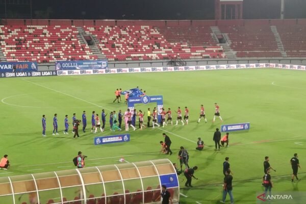 Madura United Menang Tipis 1-0 atas Arema FC Madura United Menang Tipis 1-0 atas Arema FC