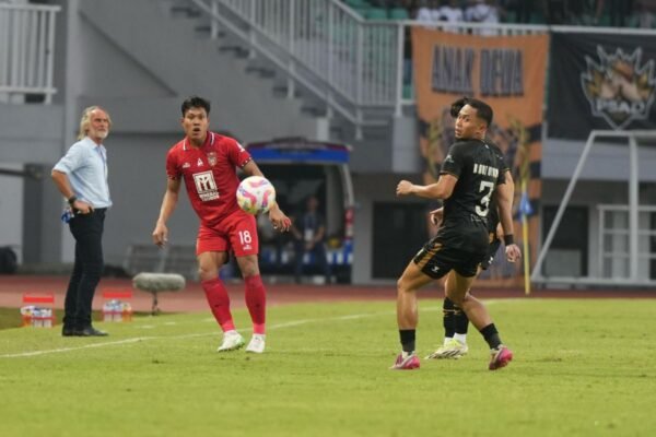 Here are some alternative titles for “Pelatih sebut kemenangan Dewa United buah dari rencana matang”:
1. “Kemenangan Dewa United: Hasil dari Strategi yang Matang, Kata Pelatih”
2. “Pelatih Ungkap Rahasia Kemenangan Dewa United: Rencana yang Terencana”
3. “Dari Rencana yang Matang, Dewa United Raih Kemenangan Menurut Pelatih”
4. “Pelatih Dewa United: Kemenangan Berkat Persiapan yang Matang”
5. “Strategi Sukses: Pelatih Dewa United Sebut Kemenangan Berbasis Rencana Terpadu”
6. “Rencana Matang Jadi Kunci Kemenangan Dewa United, Kata Sang Pelatih”
7. “Pelatih Dewa United: Kemenangan Berasal dari Rencana yang Diperhitungkan”
Feel free to choose any of the suggestions or modify them further! Here are some alternative titles for "Pelatih sebut kemenangan Dewa United buah dari rencana matang":
1. "Kemenangan Dewa United: Hasil dari Strategi yang Matang, Kata Pelatih"
2. "Pelatih Ungkap Rahasia Kemenangan Dewa United: Rencana yang Terencana"
3. "Dari Rencana yang Matang, Dewa United Raih Kemenangan Menurut Pelatih"
4. "Pelatih Dewa United: Kemenangan Berkat Persiapan yang Matang"
5. "Strategi Sukses: Pelatih Dewa United Sebut Kemenangan Berbasis Rencana Terpadu"
6. "Rencana Matang Jadi Kunci Kemenangan Dewa United, Kata Sang Pelatih"
7. "Pelatih Dewa United: Kemenangan Berasal dari Rencana yang Diperhitungkan"
Feel free to choose any of the suggestions or modify them further!