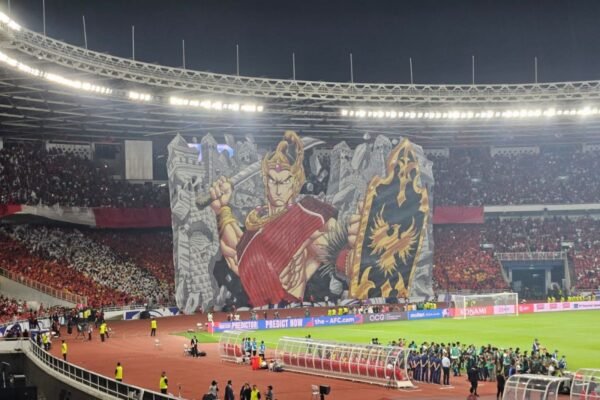 Berhias Tifo: Koreografi Pendekar Wayang dalam Pertandingan Indonesia vs China Berhias Tifo: Koreografi Pendekar Wayang dalam Pertandingan Indonesia vs China
