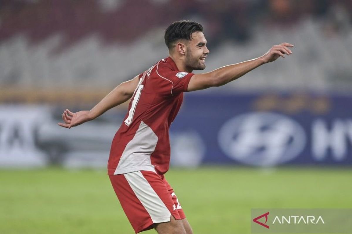 Pandangan Vanenburg Mengenai Perayaan Pacu Jalur dalam Karya Jens Raven