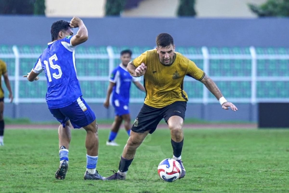 Berikut beberapa alternatif judul yang bisa digunakan untuk artikel tentang Dejan Racic:

1. "Dejan Racic: Motivasi di Balik Keputusan Melanjutkan Karier di Indonesia"
2. "Mengapa Dejan Racic Memilih Karier di Indonesia?"
3. "Dejan Racic: Alasan di Balik Kesetiaannya kepada Sepak Bola Indonesia"
4. "Dejan Racic Bercerita: Kembali Berkarier di Indonesia, Ini Alasannya"
5. "Keputusan Dejan Racic: Melanjutkan Perjalanan Sepak Bolanya di Indonesia"
6. "Dejan Racic Ungkap Alasan Penting Melanjutkan Kariernya di Tanah Air"

Silakan pilih atau modifikasi sesuai kebutuhan!